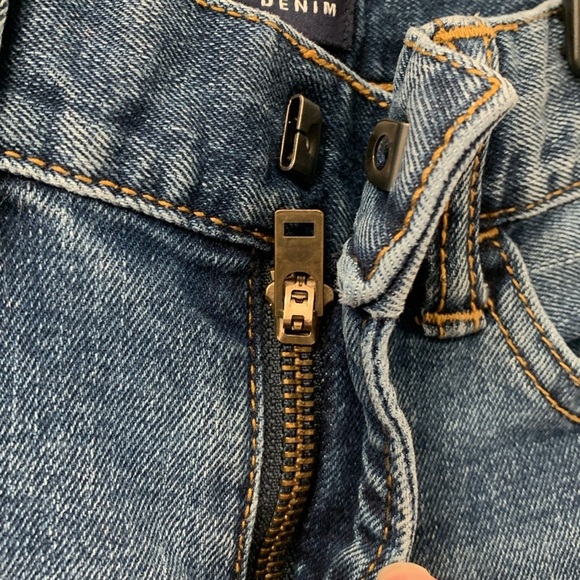 Boys Gap Medium Wash Straight Jeans Size 7 GUC - Picture 4 of 9